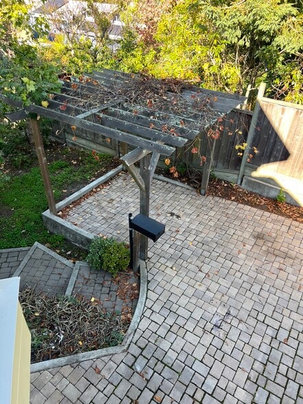 Building Photo - 5825 Saint Paul Ct