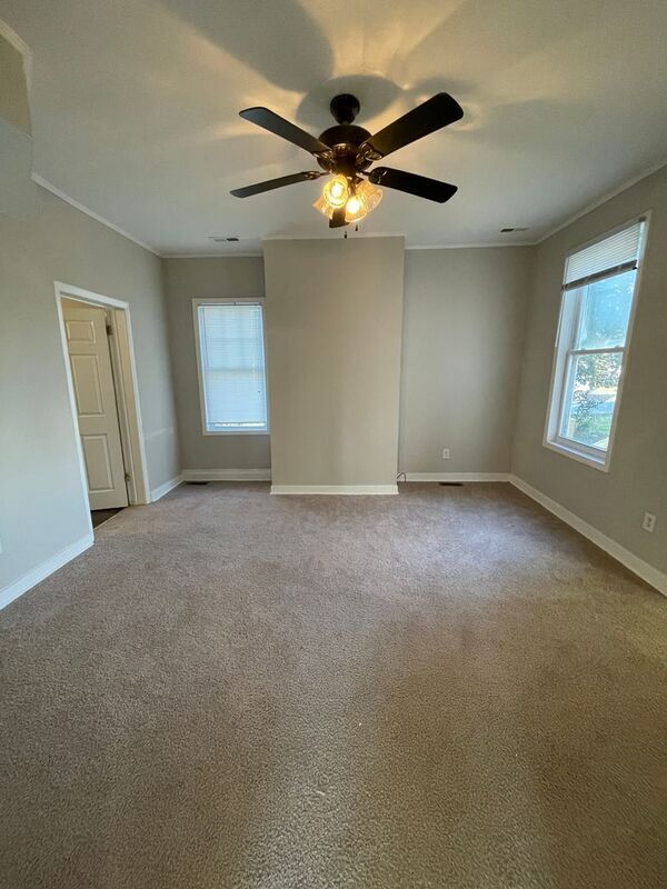 Building Photo - 2117 Fairfax Ave