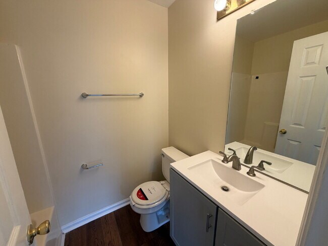 Building Photo - 920 Malibu Dr