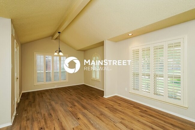 Building Photo - 3 Bedroom Pet-Friendly Home in Carrollton, TX with Main Street Renewal