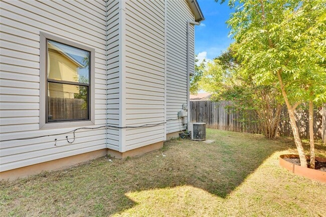 Building Photo - 8806 Springmail Cir
