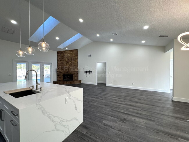 Building Photo - 9943 Bay Vista Estates Blvd