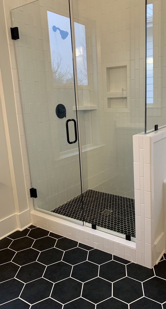 Building Photo - 4-Bed/2.5-Bath in Lockwood Glen!