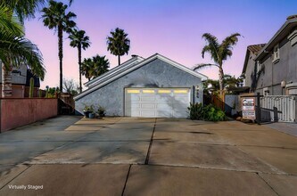 Building Photo - INCREDIBLE LOCATION... END OF CUL DE SAC WITH OVER 100 FEET ON WATER... MARVELOUS DOCK AND DECK W...