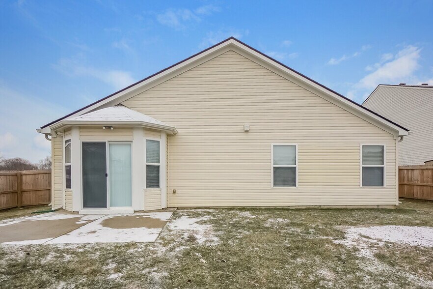 Building Photo - 6430 Glory Maple Ln