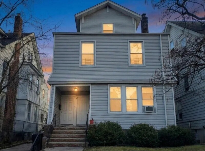 Building Photo - 64 Schuyler Ave