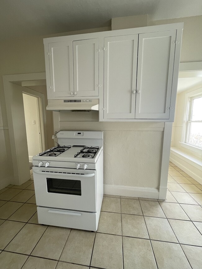 Building Photo - 3720 Chester Ave