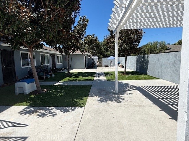 Building Photo - 17132 Emerald Ln