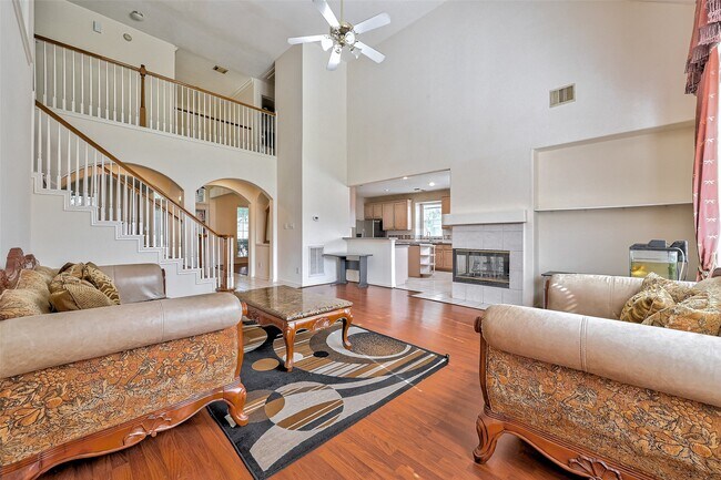 Building Photo - 6806 Rhodes Ct