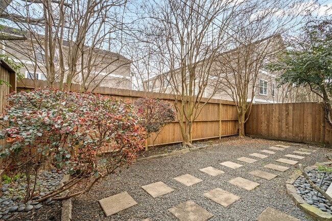 Building Photo - 224 Willard St