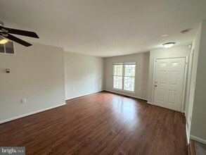 Building Photo - 7822 Brookview Ct