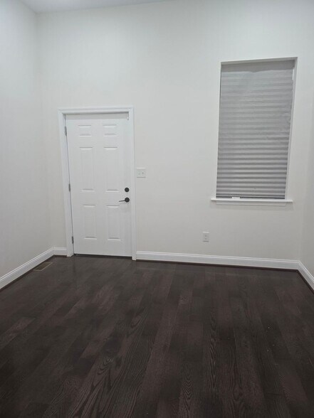 Building Photo - 516 N Carrollton Ave