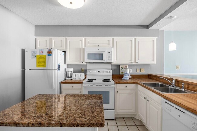 Building Photo - 4701 S Ocean Blvd