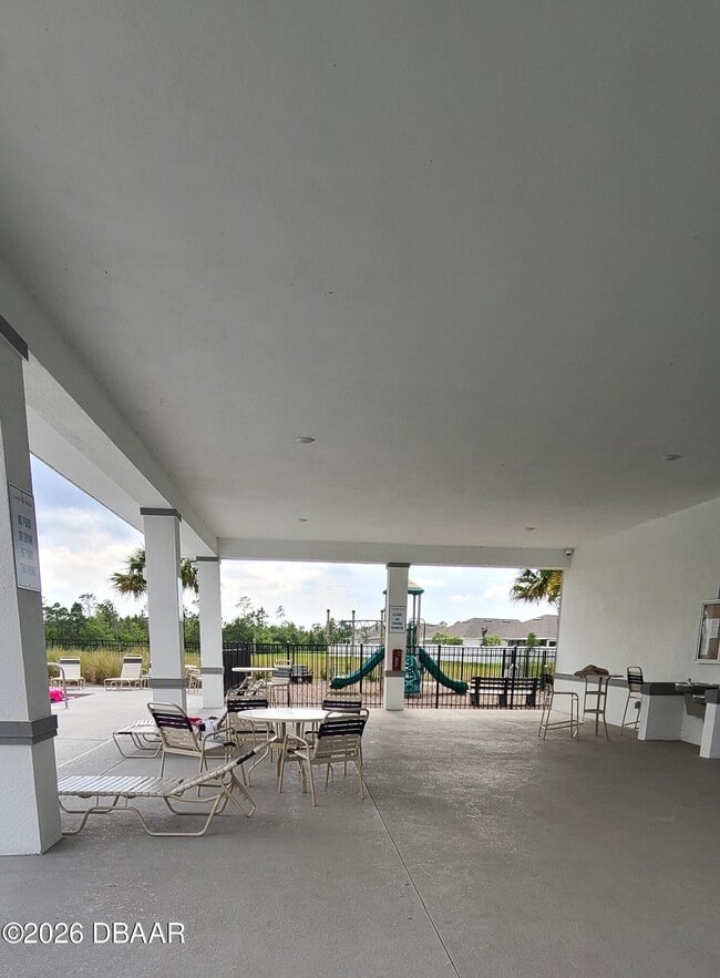 Building Photo - 542 Armoyan Wy