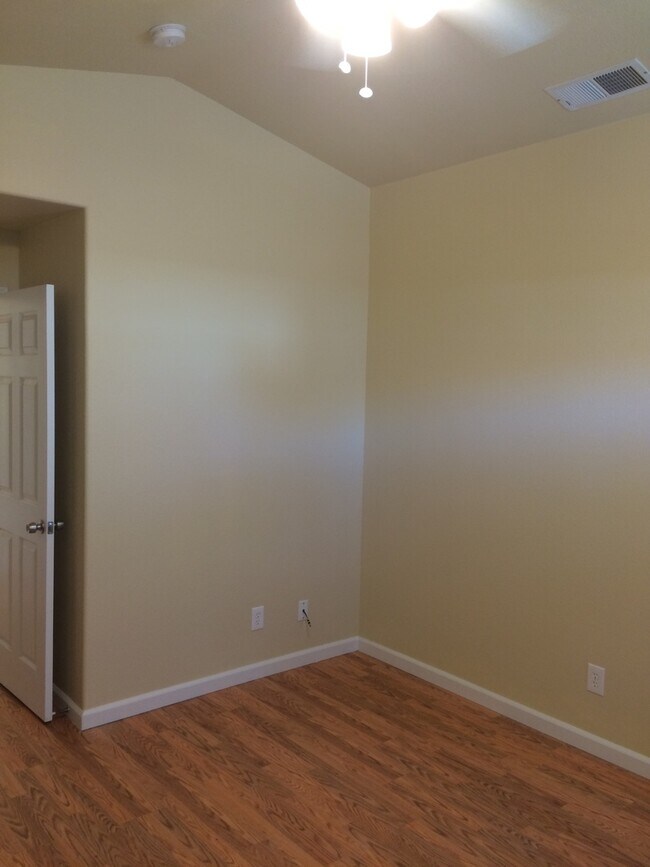 Building Photo - Madera Home for Rent