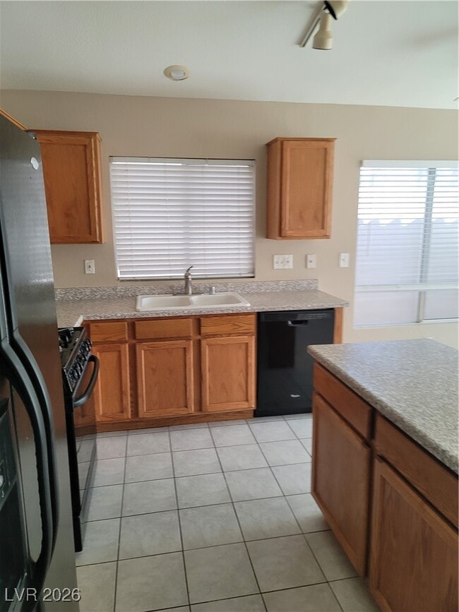 Building Photo - 4347 Sunrise Shores Ave