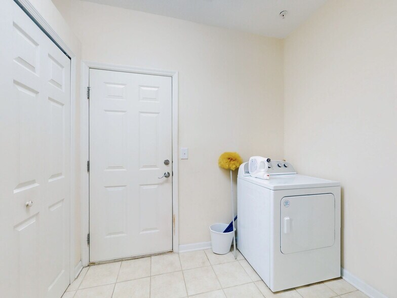 Building Photo - 1951 Turnbull Lakes Dr