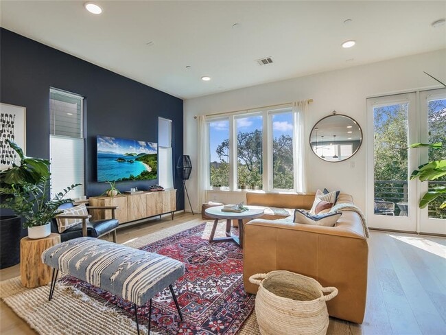 Building Photo - 3100 Menchaca Rd