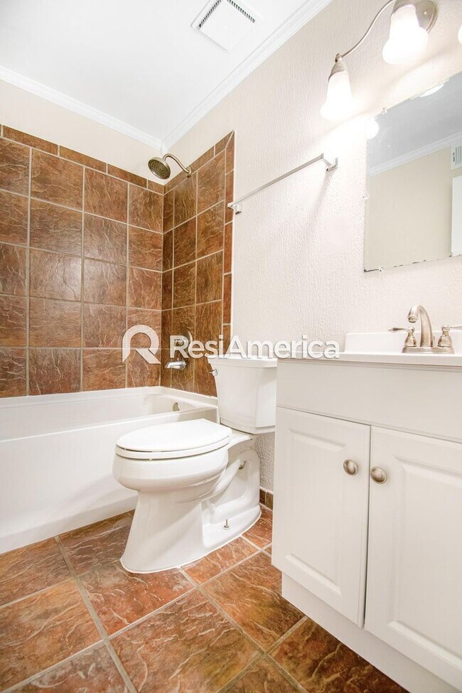 Building Photo - Fully Renovated 3BR/2B home in 38134!
