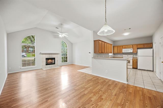 Building Photo - 553 Valley View Dr