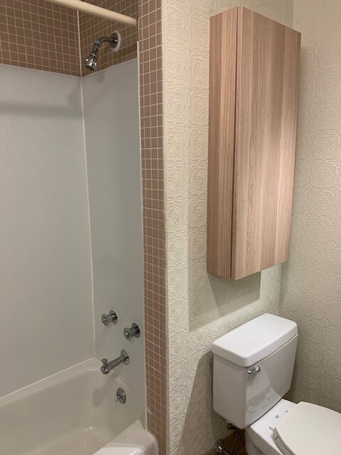 Building Photo - 330 Newton St