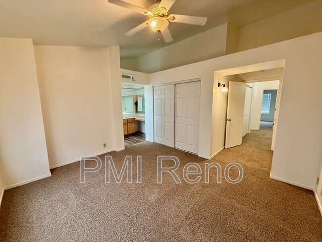 Building Photo - 2402 Skyview Dr