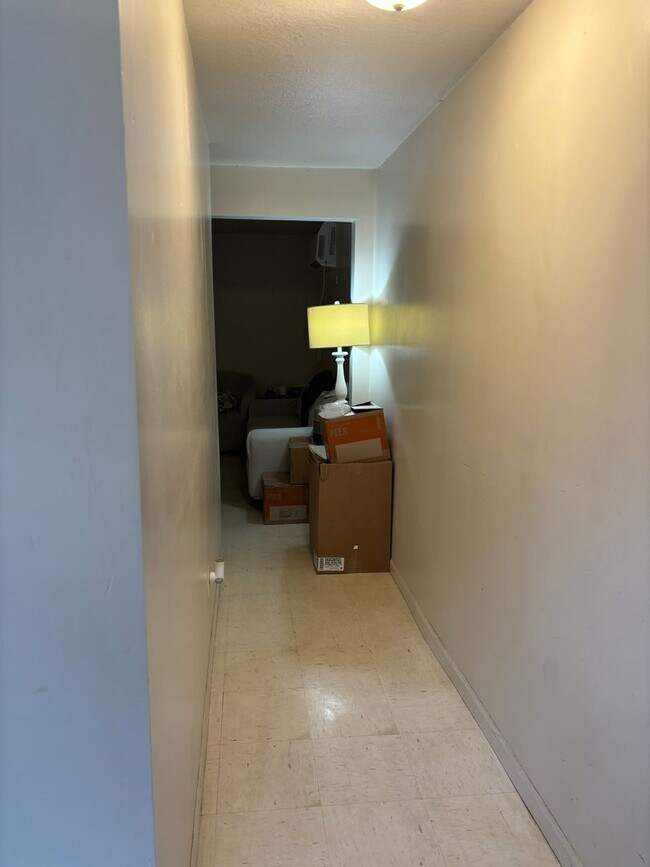 Building Photo - 1071 Kathryn