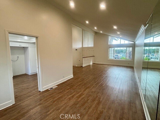 Building Photo - 3571 Carnation Cir