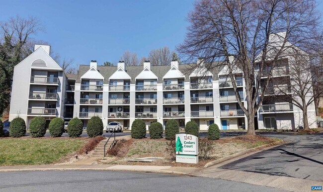 Building Photo - 1243 Cedars Ct