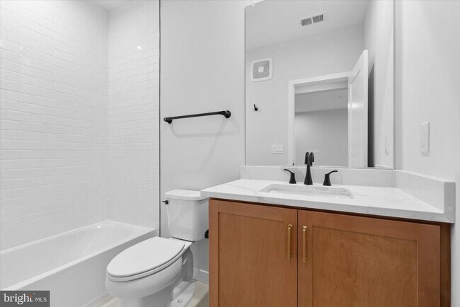 Building Photo - 4765 Sully Pt Ln