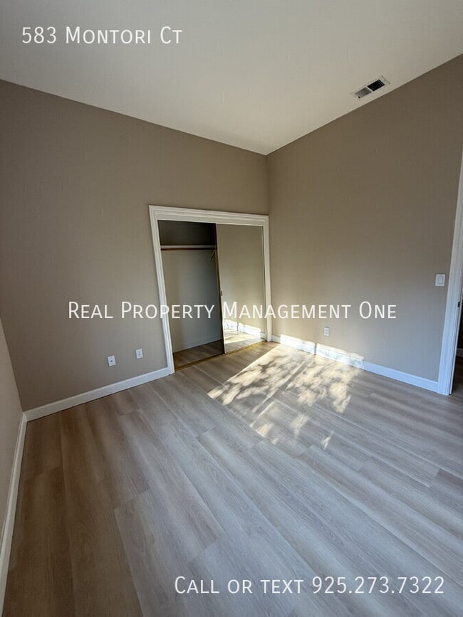 Building Photo - 583 Montori Ct