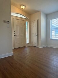 Building Photo - 1901 Golden Sunrise Ln