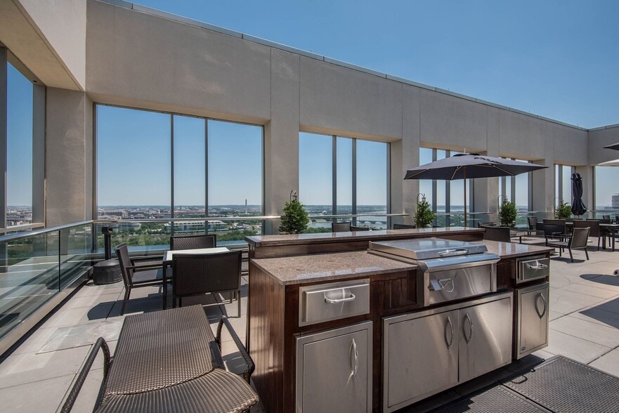 Building Photo - 1111 19th St N