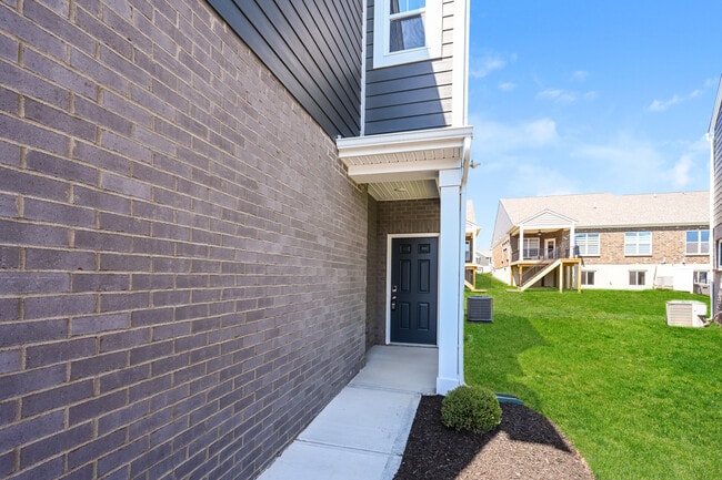 Building Photo - 4930 Pebble Ct