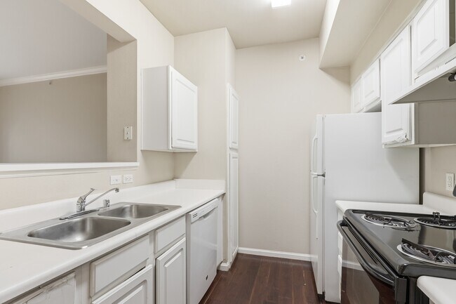 Building Photo - 7438 S Quail Cir