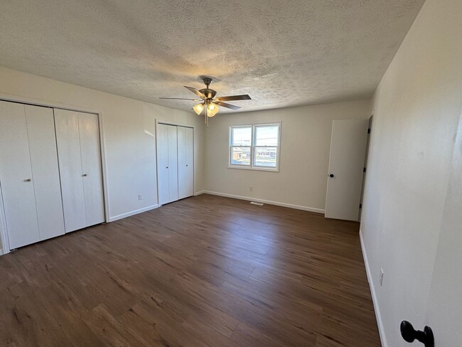 Building Photo - Lakeview Drive