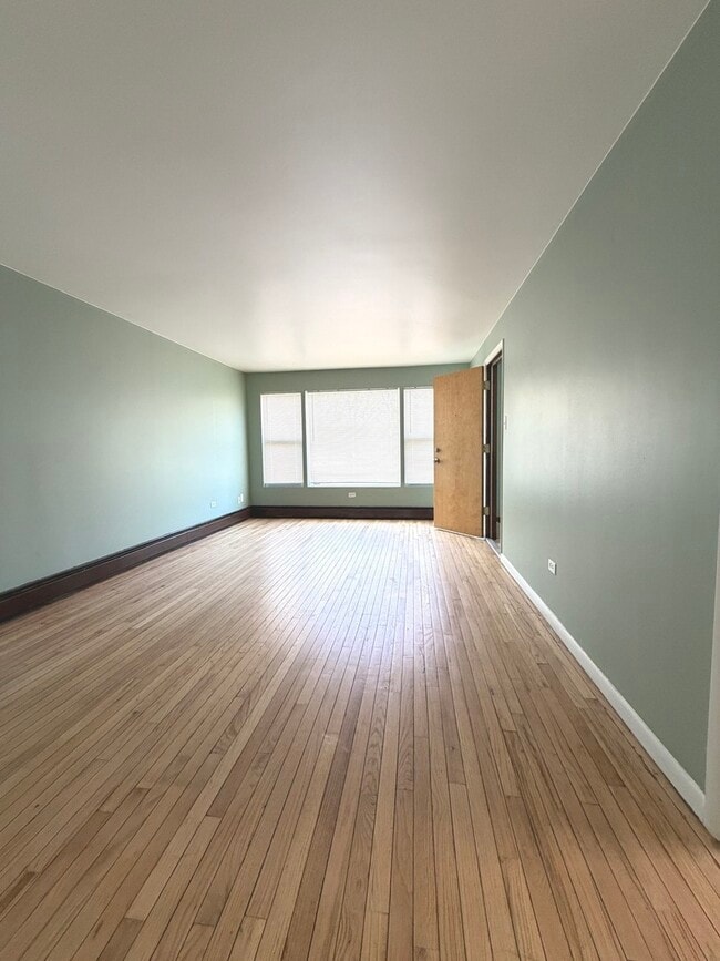 Building Photo - 6637 S Whipple St