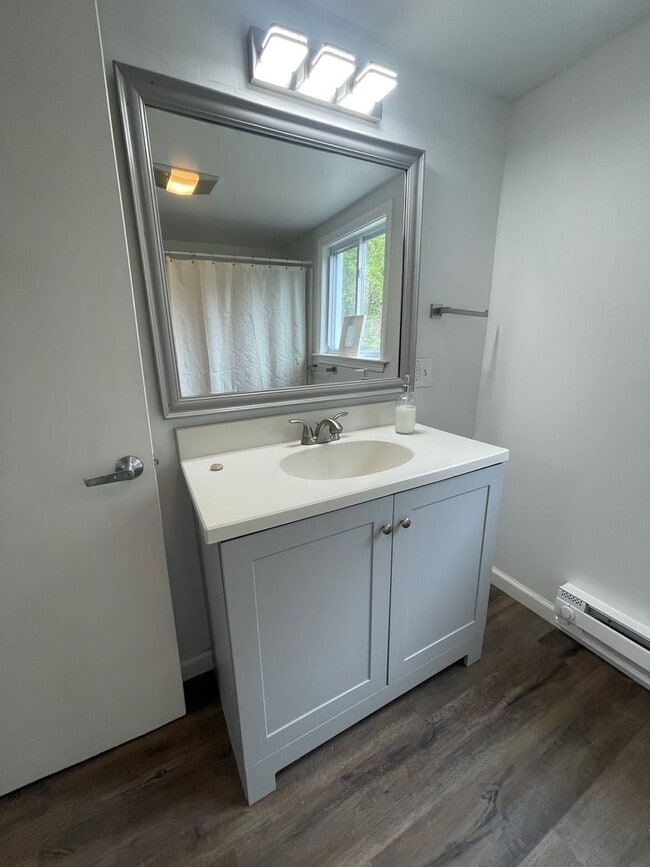 Building Photo - Modern, Fully Renovated Two-Story Apartment – $1,850/month | Pittsfield, MA