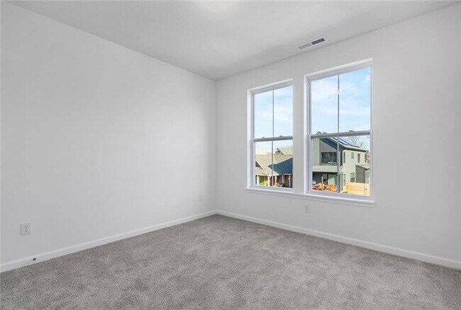 Building Photo - 2044 Bellefontaine St