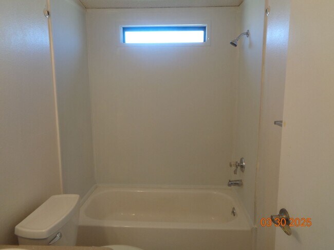 Building Photo - Country Living 3 bedroom 2 bathroom offering 1344 sq. ft.