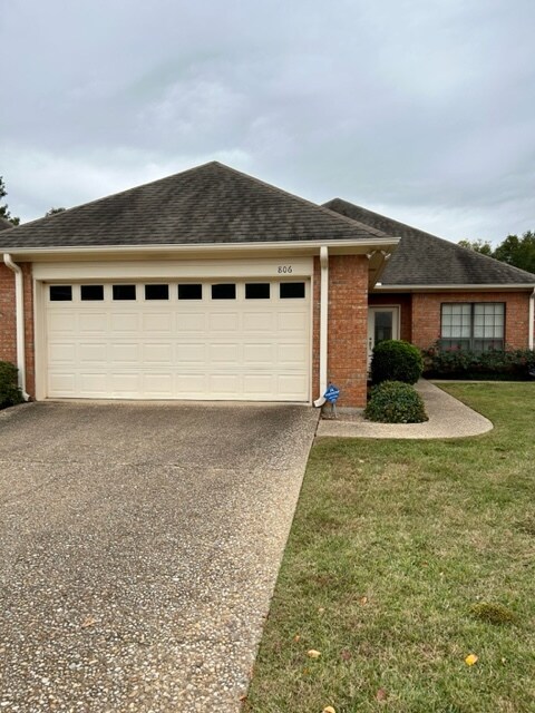 Front of home - 806 Torribrooke Ln