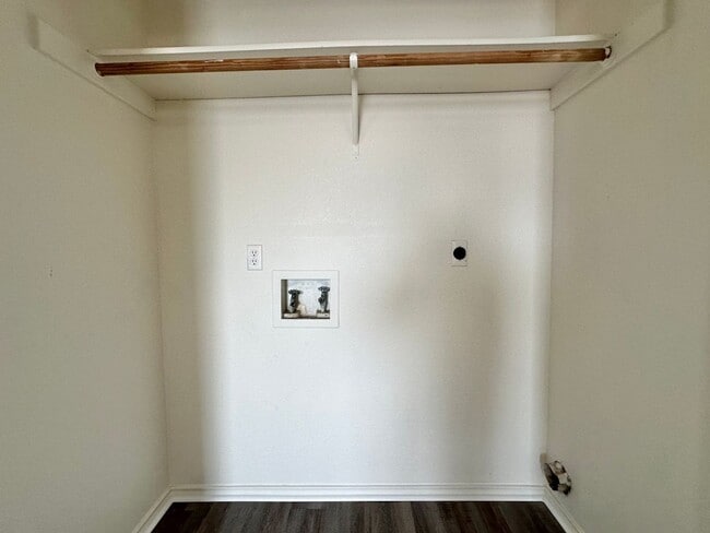 Building Photo - AVAILABLE NOW; APPLY AT OUR WEBSITE TODAY!!