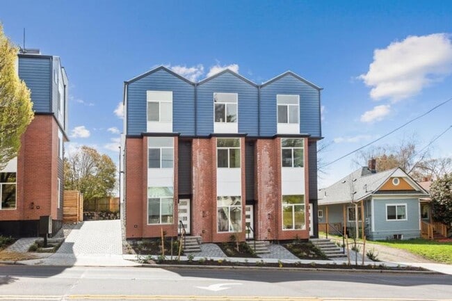 Primary Photo - 2 bedroom in Seattle WA 98103