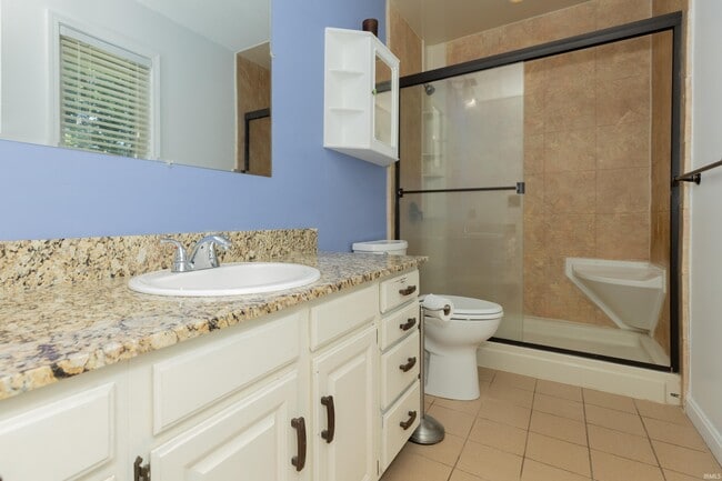 Building Photo - 5122 Woodridge Dr