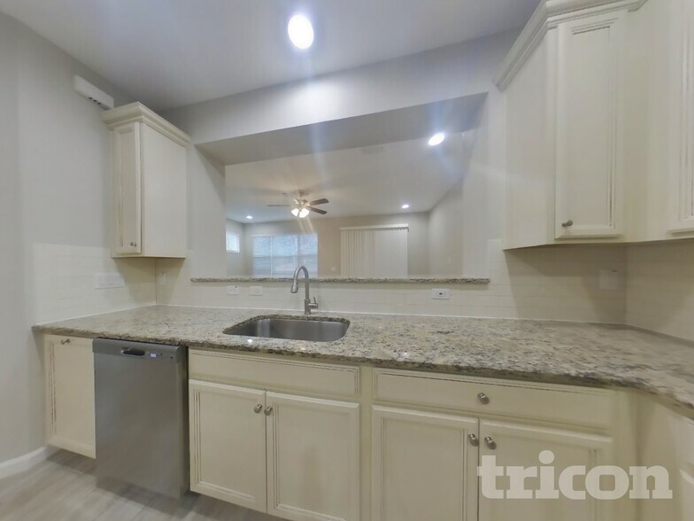 Building Photo - 12447 Trailhead Dr