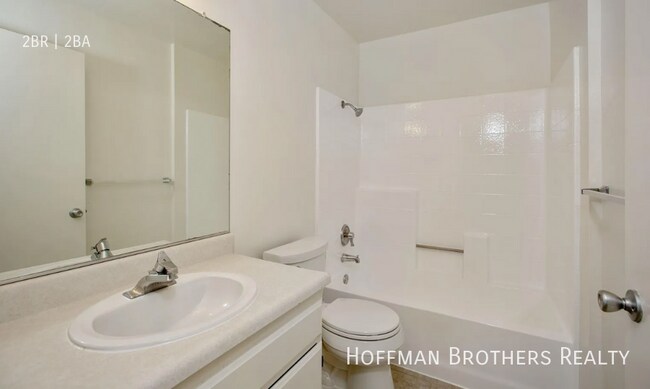 Building Photo - 5541 Fulcher Ave