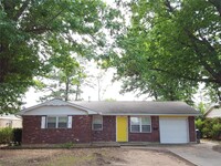 Building Photo - 508 Clearview Dr