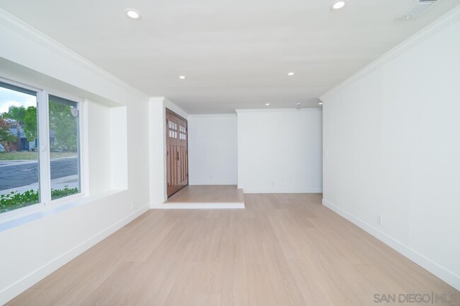 Building Photo - 12319 Hill Country Dr