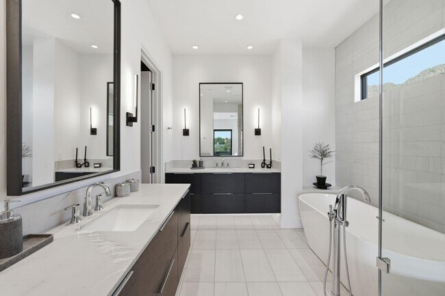 Building Photo - 4544 N Evans Dr