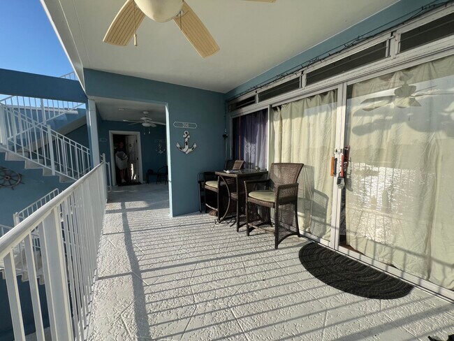 Building Photo - 55 NE Spanish Trail